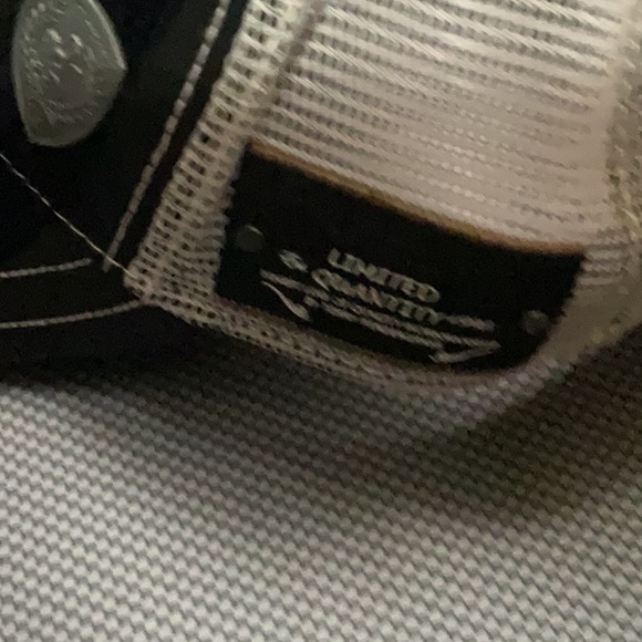 Used - Picture 5 of 8